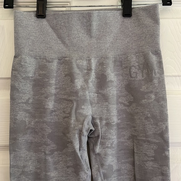 Gymshark Grey Camo Seamless Leggings with Butt Scrunch - Size S - Picture 2 of 5